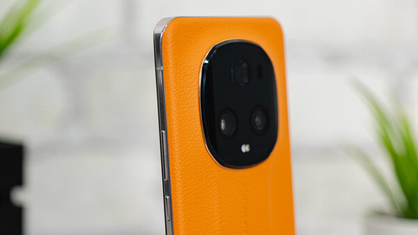 Тестирую топовый смартфон из Китая! Обзор HONOR Magic5 Ultimate — Внешний вид и комплектация. 1