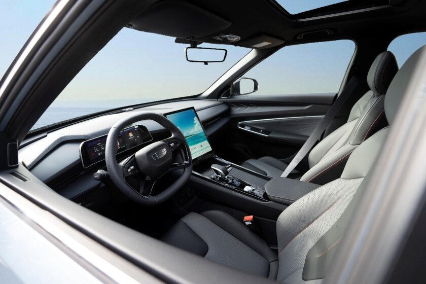 Мощный процессор, обновления по воздуху и новая ОС: Geely представила Atlas 2024