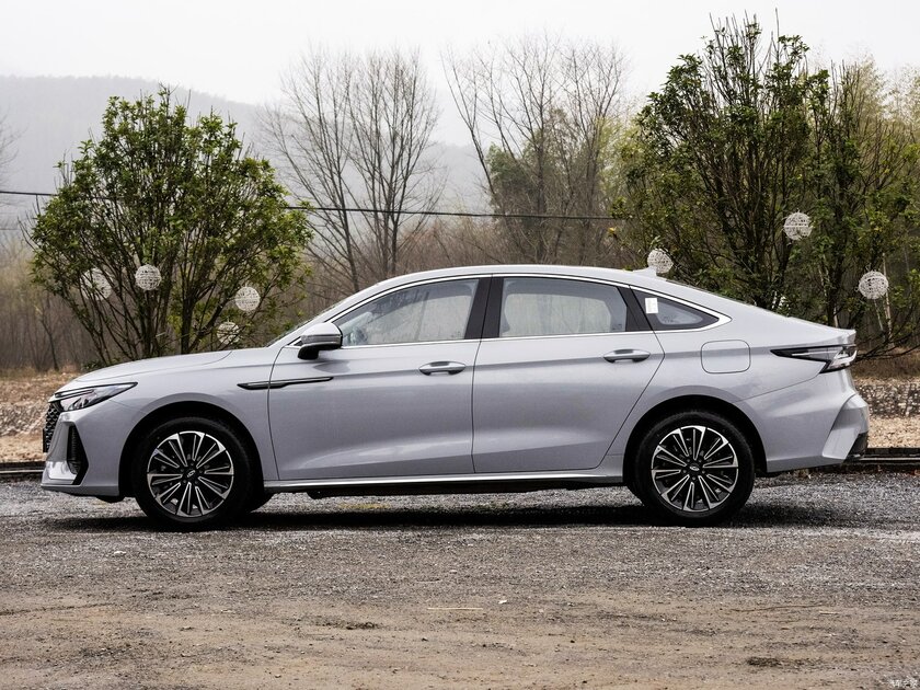 Представлен Chery Fengyun A8 с огромным запасом хода — до 1400 км