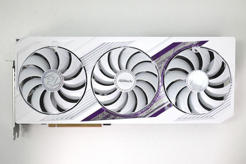 Гораздо лучше модели NVIDIA за те же деньги: обзор ASRock Radeon RX 7900 XT Phantom Gaming White — Дизайн корпуса. 1