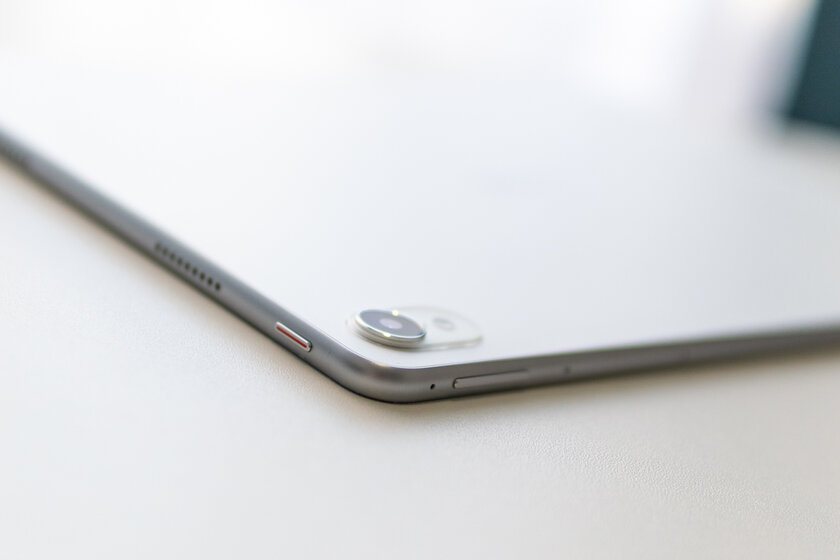 У этого планшета матовый экран — никогда не бликует. Обзор Huawei MatePad Air версии PaperMatte — Внешний вид и эргономика. 2