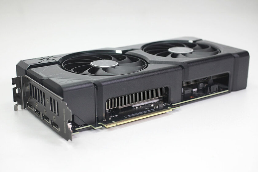 Видеокарта среднего уровня, способная уделать RTX 3090: обзор ASUS GeForce RTX 4070 Super Dual