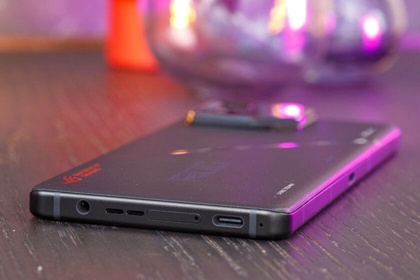 Этот геймерский смартфон хочется купить вместо обычного. Обзор ASUS ROG Phone 8 (Pro) — Дизайн. 18