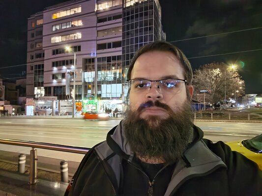 Этот геймерский смартфон хочется купить вместо обычного. Обзор ASUS ROG Phone 8 (Pro) — Камеры. 100