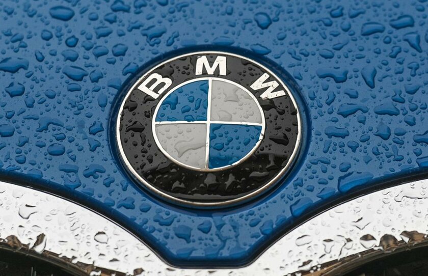 «Параллельные» BMW перестали подключать смартфоны к мультимедийной системе