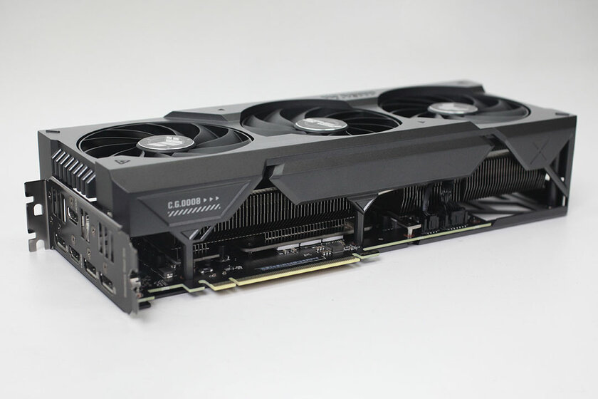 Мощнее RTX 3090 Ti, но с куда более вкусной ценой: обзор RTX 4070 Ti Super — Дизайн корпуса. 3
