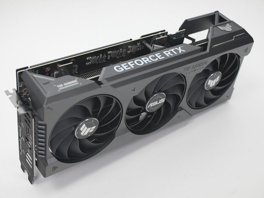 Мощнее RTX 3090 Ti, но с куда более вкусной ценой: обзор RTX 4070 Ti Super — Дизайн корпуса. 4