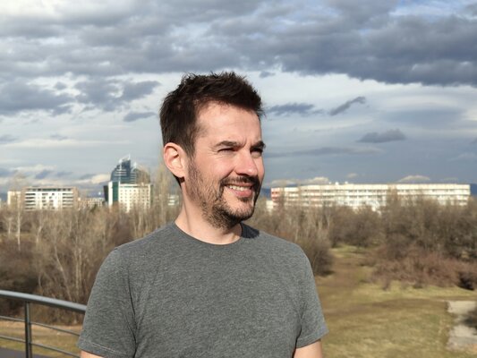OnePlus украла фишку Xiaomi. Обзор OnePlus 12 — теперь это другой смартфон