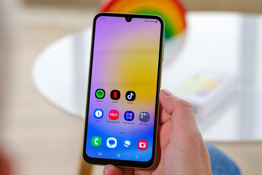 Samsung нашла формулу победы над дешёвыми «китайцами»? Обзор Galaxy A25 — хорош! — Дизайн. 2