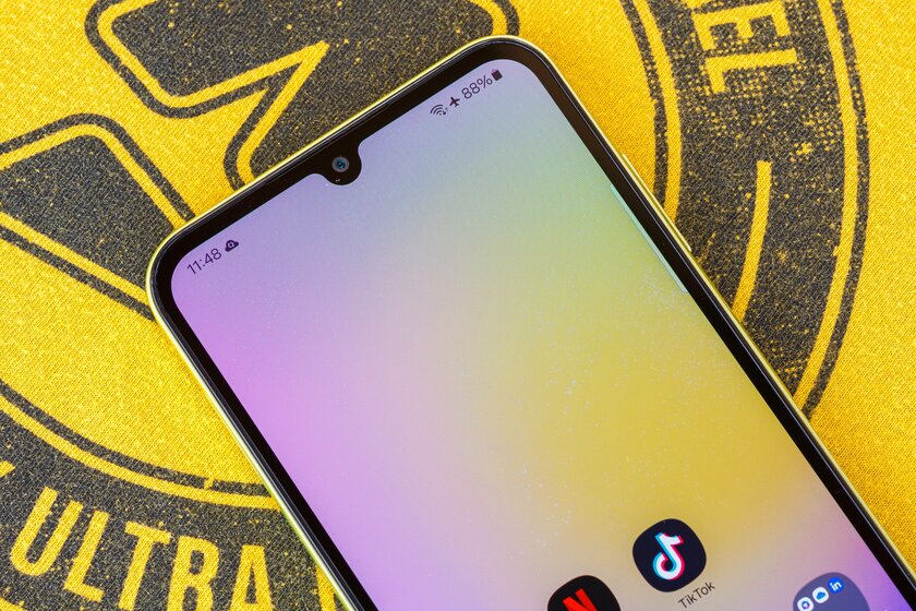 Samsung нашла формулу победы над дешёвыми «китайцами»? Обзор Galaxy A25 — хорош! — Дисплей. 1
