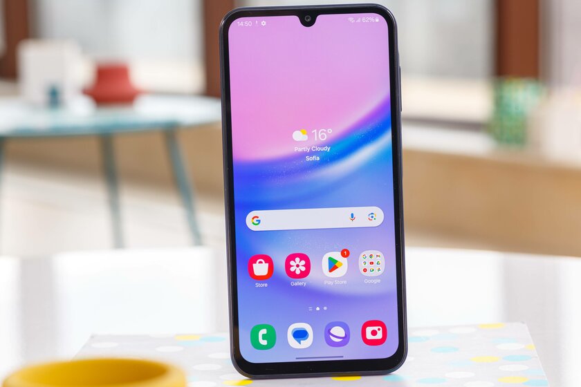 Дешёвый Samsung с полноценной, а не урезанной прошивкой — топ? Обзор Galaxy A15 (4G) — Дизайн. 1