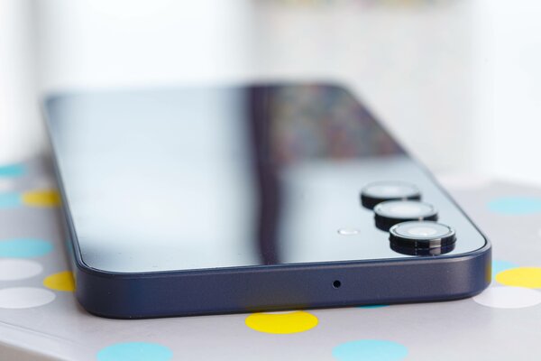 Дешёвый Samsung с полноценной, а не урезанной прошивкой — топ? Обзор Galaxy A15 (4G) — Дизайн. 5