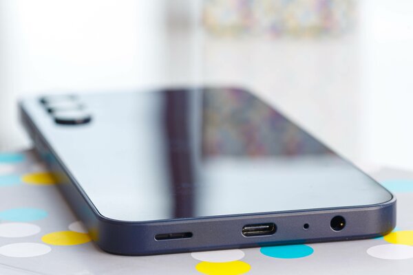 Дешёвый Samsung с полноценной, а не урезанной прошивкой — топ? Обзор Galaxy A15 (4G) — Дизайн. 6