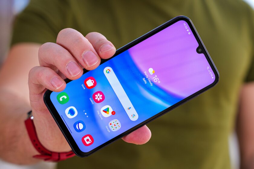 Дешёвый Samsung с полноценной, а не урезанной прошивкой — топ? Обзор Galaxy A15 (4G) — Дисплей. 1
