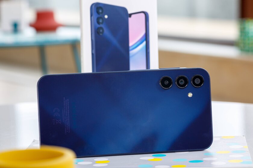 Дешёвый Samsung с полноценной, а не урезанной прошивкой — топ? Обзор Galaxy A15 (4G) — Отзыв. 1