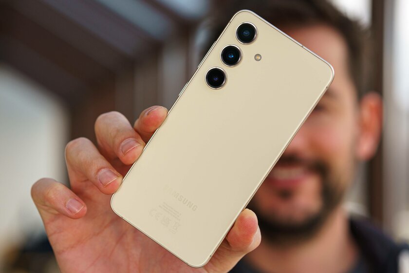 Лучший (и долгоживущий!) компакт на Android в 2024 году. Обзор Samsung Galaxy S24