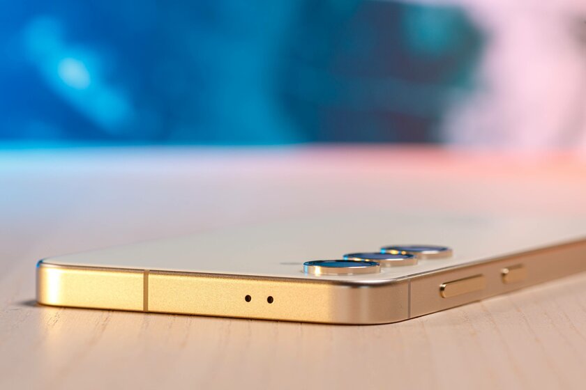 Лучший (и долгоживущий!) компакт на Android в 2024 году. Обзор Samsung Galaxy S24 — Дизайн. 3