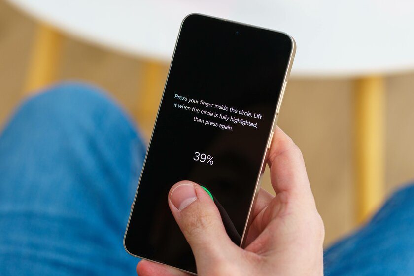 Лучший (и долгоживущий!) компакт на Android в 2024 году. Обзор Samsung Galaxy S24 — Дизайн. 4