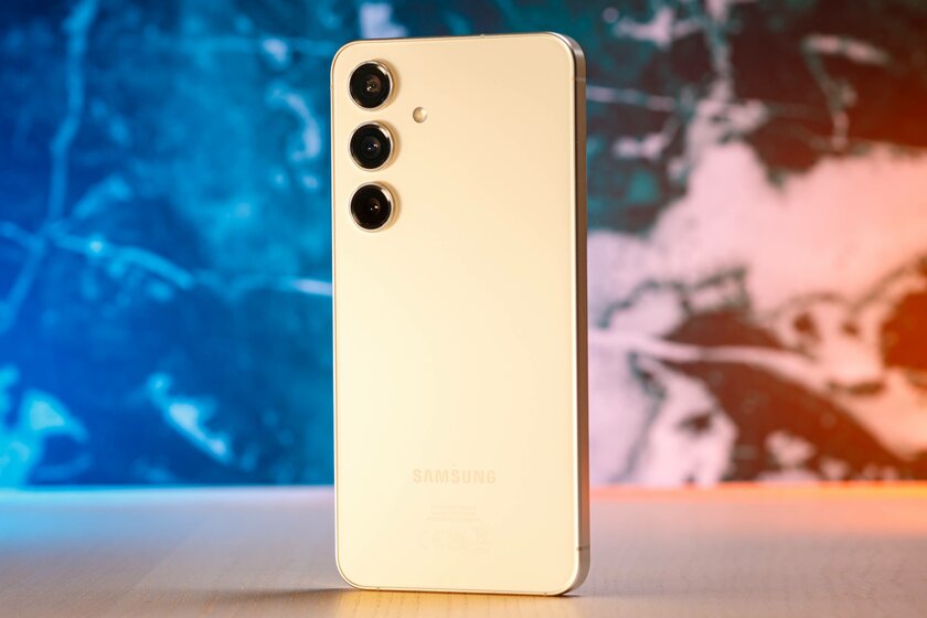 Лучший (и долгоживущий!) компакт на Android в 2024 году. Обзор Samsung Galaxy S24 — Отзыв. 2