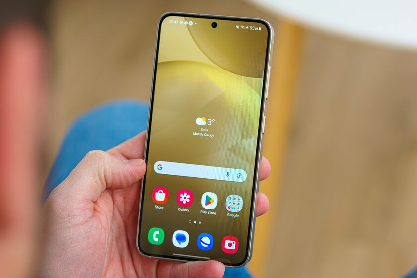 Samsung наконец сделала так, как хотели фанаты — вот что вышло. Обзор Galaxy S24+ — Дисплей. 1