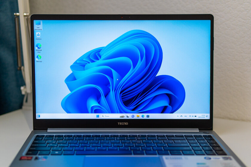 Фишки дорогущих ноутбуков в доступной модели. Обзор TECNO MEGABOOK T1 2023 — Дисплей. 1