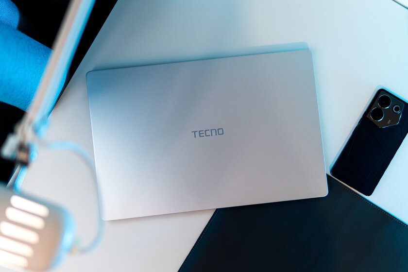 Фишки дорогущих ноутбуков в доступной модели. Обзор TECNO MEGABOOK T1 2023