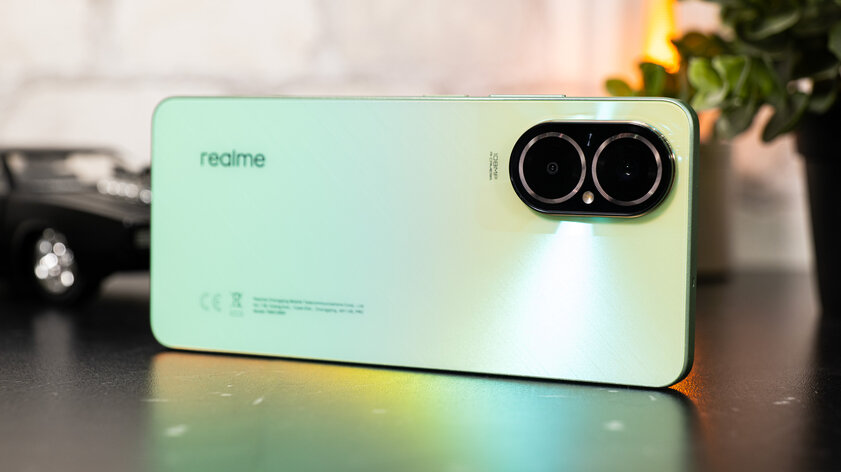 Таким должен быть недорогой смартфон в 2024 году: обзор realme C67 — Внешний вид и комплектация. 4