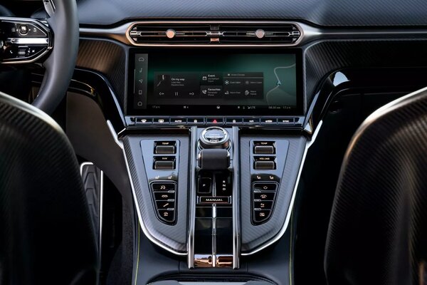 Представлен Aston Martin Vantage 2025: он получил ошеломляющий 656-сильный двигатель V8