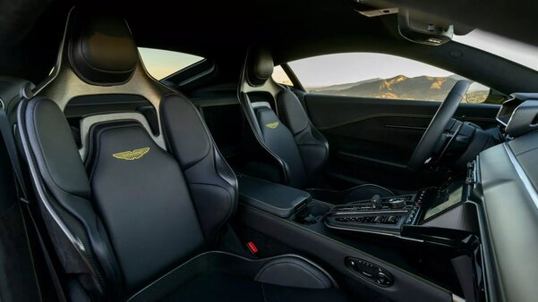 Представлен Aston Martin Vantage 2025: он получил ошеломляющий 656-сильный двигатель V8