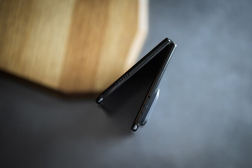 Смотрю на Porsche-смартфон от HONOR: каково с люксом в руках