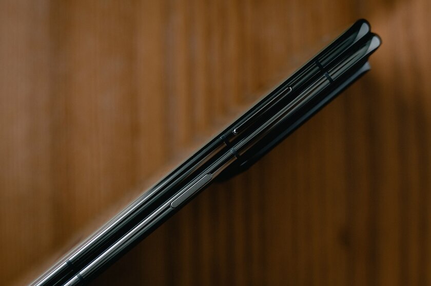 Смотрю на Porsche-смартфон от HONOR: каково с люксом в руках