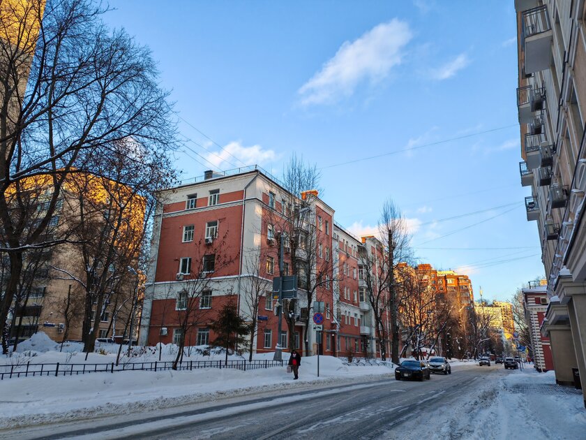 Самый тонкий складной смартфон в России: как снимает в снежной Москве и солнечном Шэньчжэне
