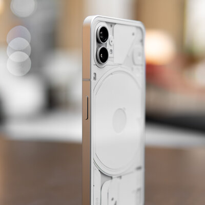 Рейтинг лучших смартфонов до 40 000 рублей: какой купить в мае 2024 — 5. Nothing Phone 1 (8/256 ГБ). 2