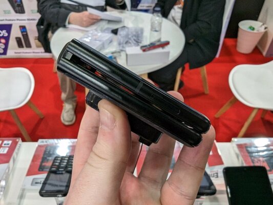 У Energizer тоже есть складной смартфон. Пока самый дешёвый, но наименее мощный