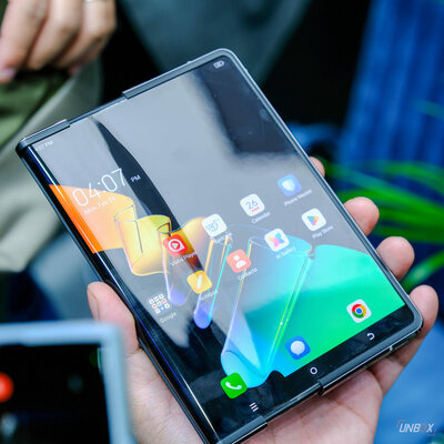 TECNO показала Phantom Ultimate: смартфон с выдвижным экраном