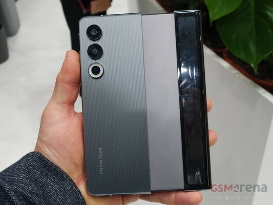 TECNO показала Phantom Ultimate: смартфон с выдвижным экраном