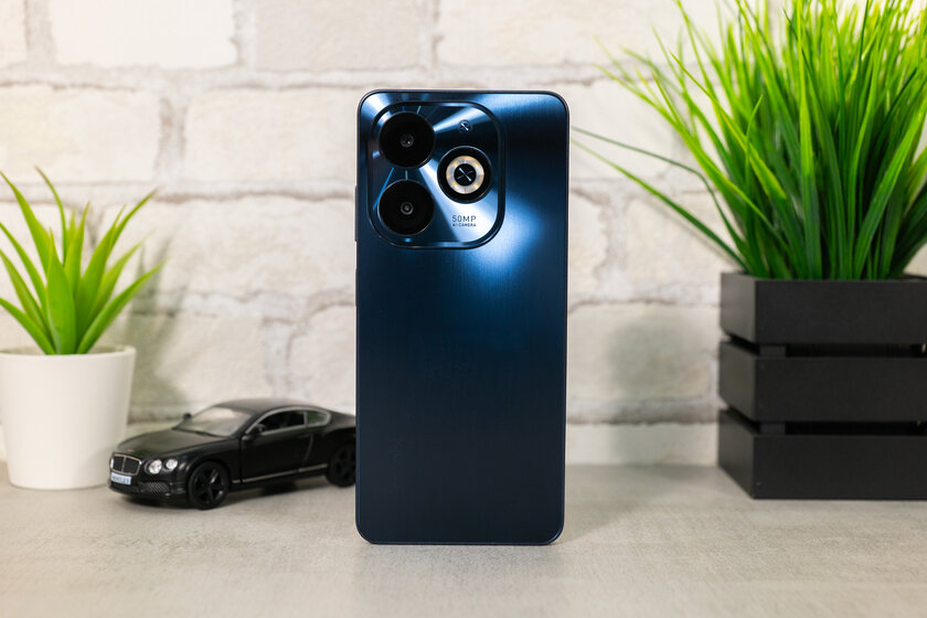 На что способен смартфон за 8 000 рублей: обзор Infinix Smart 8 Pro (тоже удивитесь)