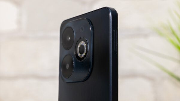 На что способен смартфон за 8 000 рублей: обзор Infinix Smart 8 Pro (тоже удивитесь) — Внешний вид и комплектация. 3