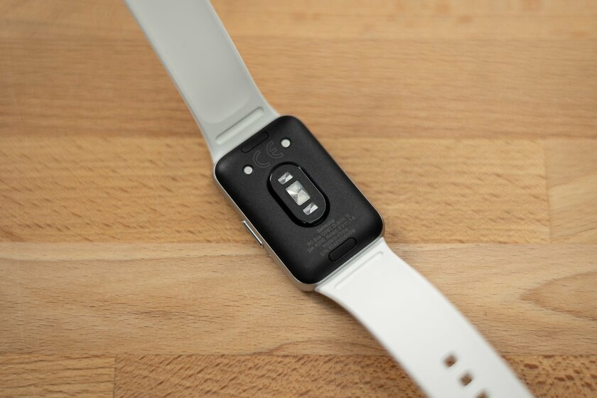 Samsung переплюнула Mi Band? Обзор недорогого Galaxy Fit 3 — хорош — Программное обеспечение и функции. 1