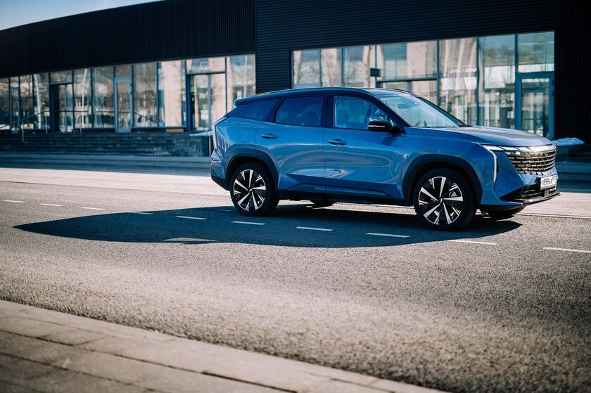 Машины Geely теперь другие — это и хорошо, и плохо. Обзор Atlas 2024