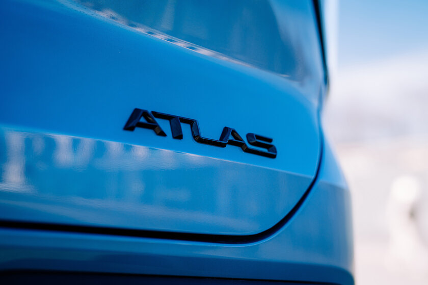 Машины Geely теперь другие — это и хорошо, и плохо. Обзор Atlas 2024 — Знакомство. 7