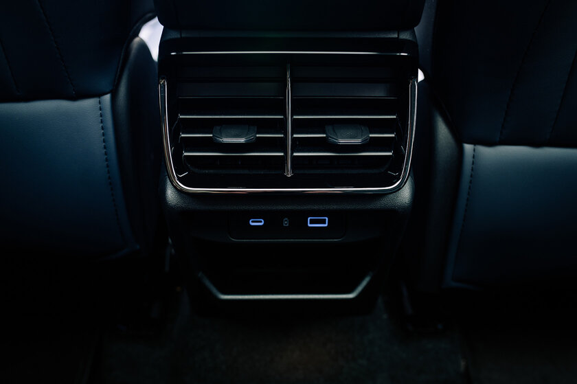 Машины Geely теперь другие — это и хорошо, и плохо. Обзор Atlas 2024 — Знакомство. 16