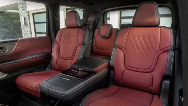 Представлен Infiniti QX80 2025: больше мощности, больше технологий и выше ценник