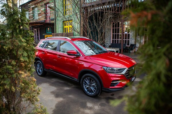 В России появился автобренд SWM с итальянскими корнями. Представлены первые кроссоверы
