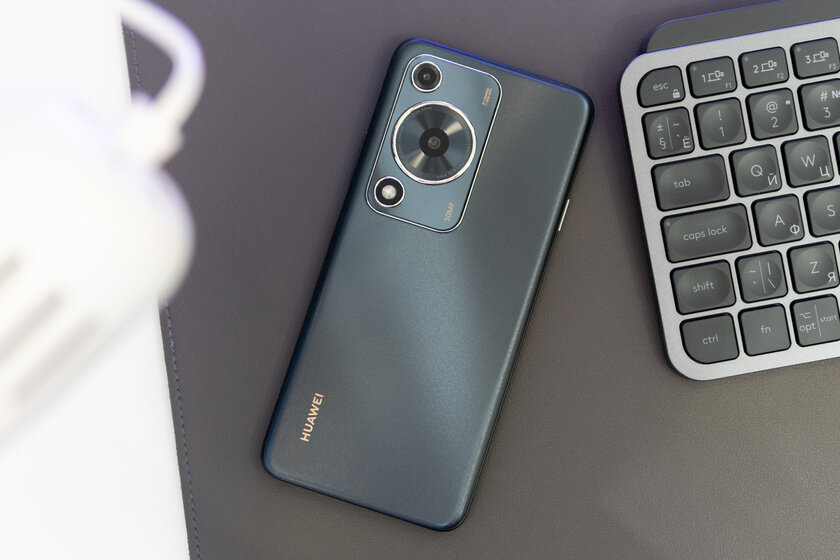 В этом недорогом Huawei программируемая X-кнопка и огромная батарея. Обзор nova Y72