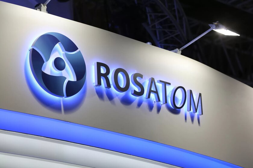 Росатом представил портативный планшет-переводчик: с ИИ, ОС Astra Linux и огромной базой терминов