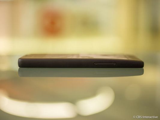 Обзор YotaPhone: интересный телефон, падающий под весом своих функций