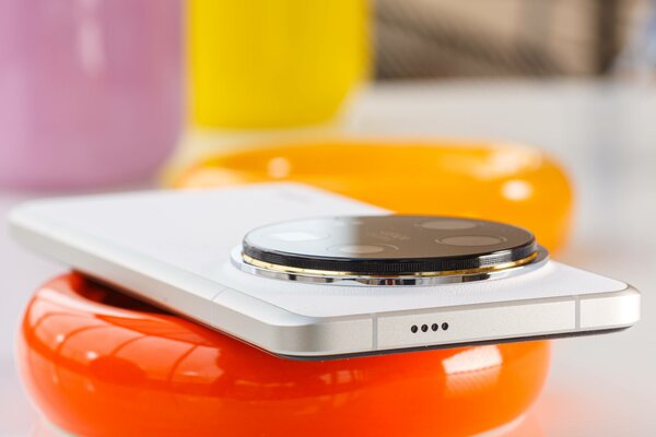 Это лучший Xiaomi — не кликбейт. Обзор фотоаппарата Xiaomi 14 Ultra со встроенным смартфоном — Дизайн. 3