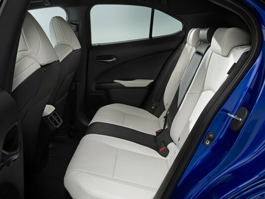Представлен Lexus UX 300h: самозаряжаемый гибрид с обновлённой системой безопасности Safety System+
