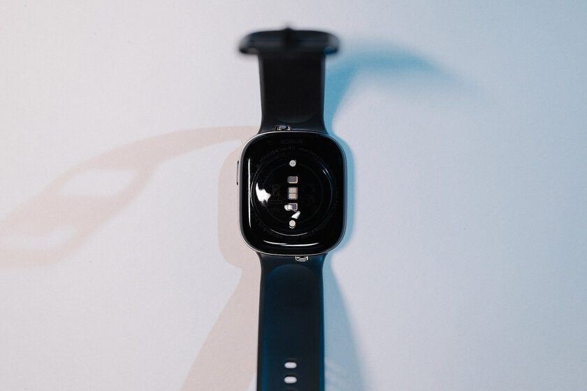 Понятные умные часы с нужными функциями и приятной ценой: обзор HONOR Watch 4 — Дизайн корпуса. 2